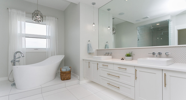 Bathroom Upgrade: Pros and Cons of Glass Shower Enclosures